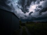 Sind Metallschuppen sicher bei Gewitter und Blitzschlag?